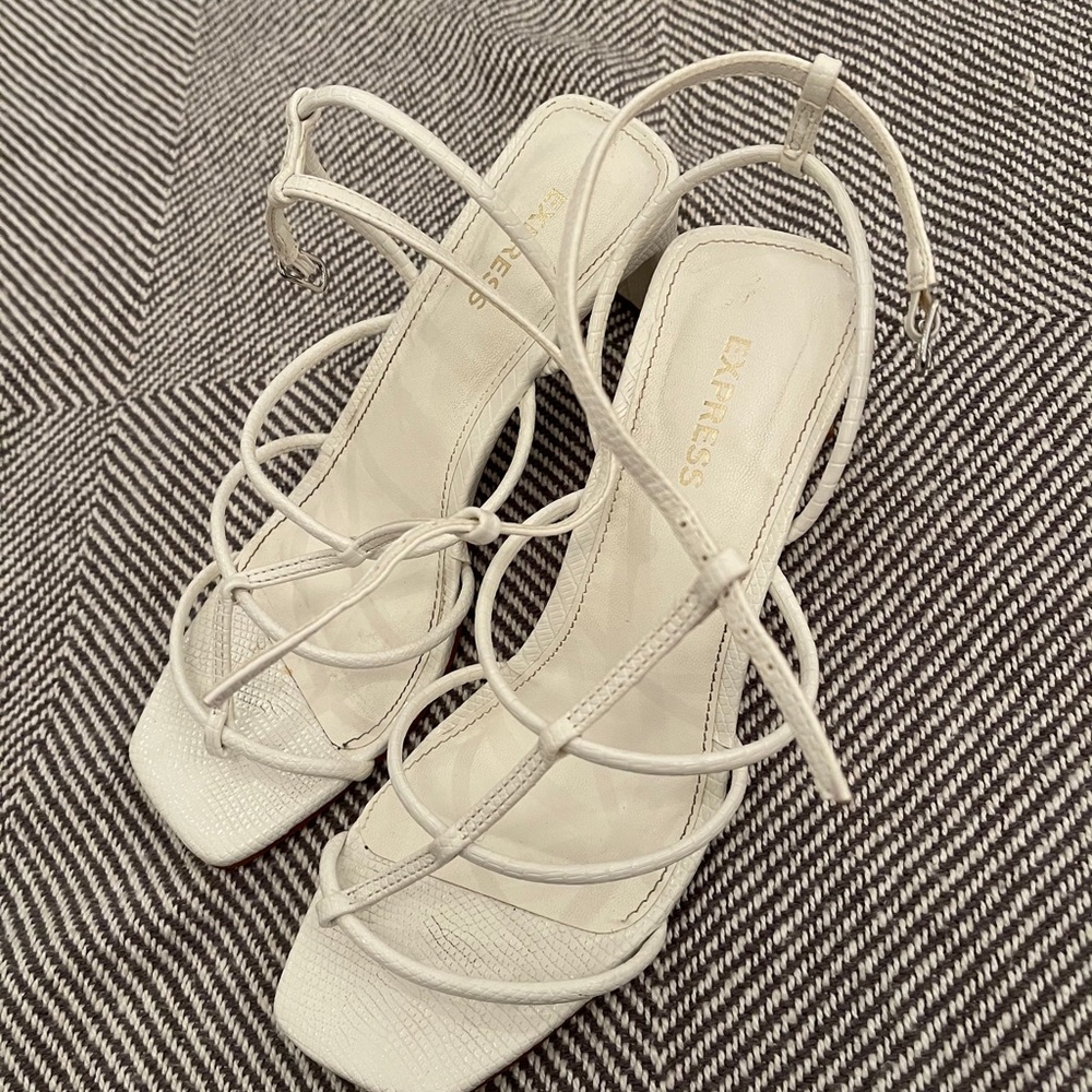 Heels - Picture 2 of 3